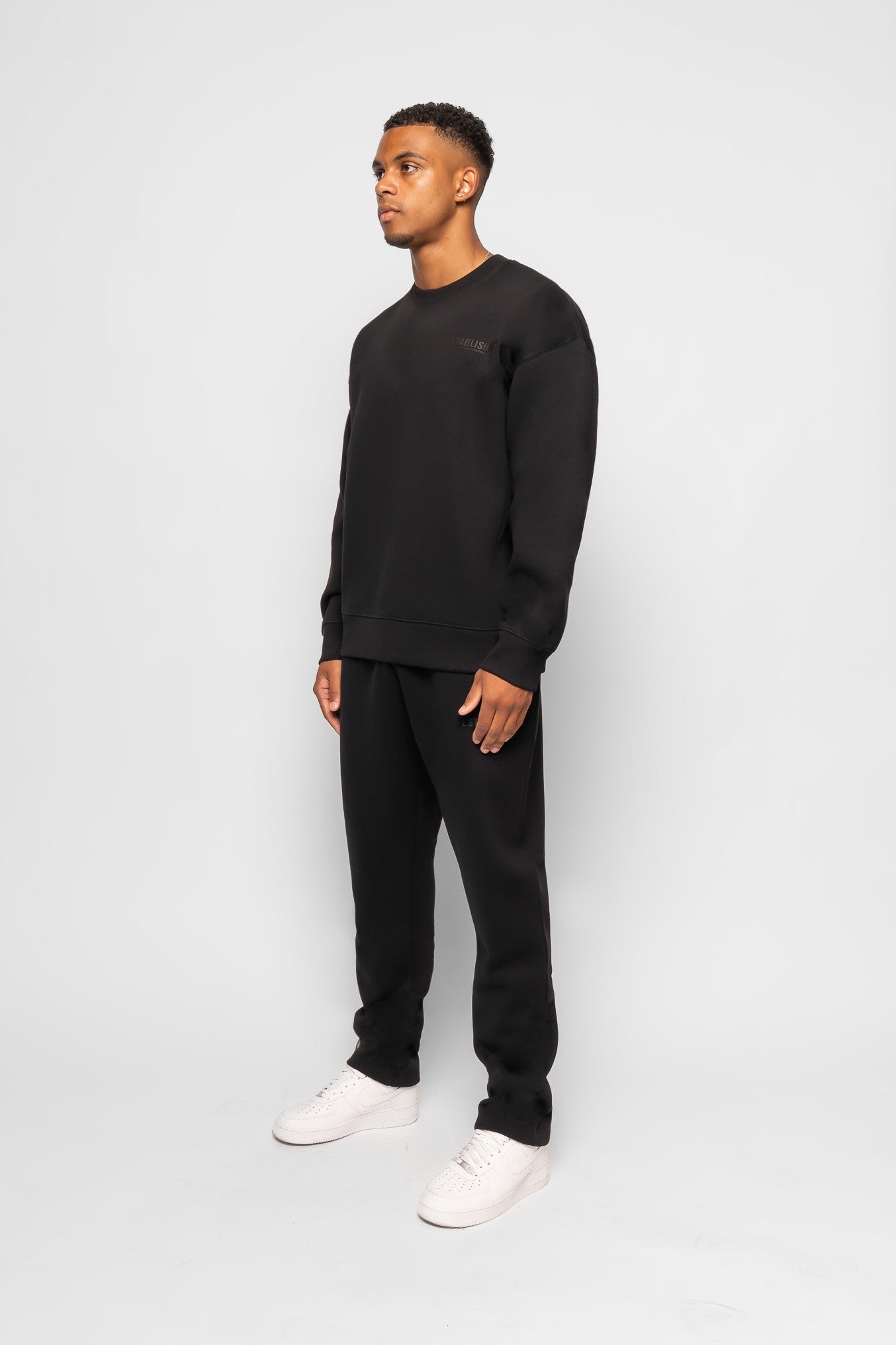 ESTABLISHED STUDIO LOGO SWEATSHIRT BLACK