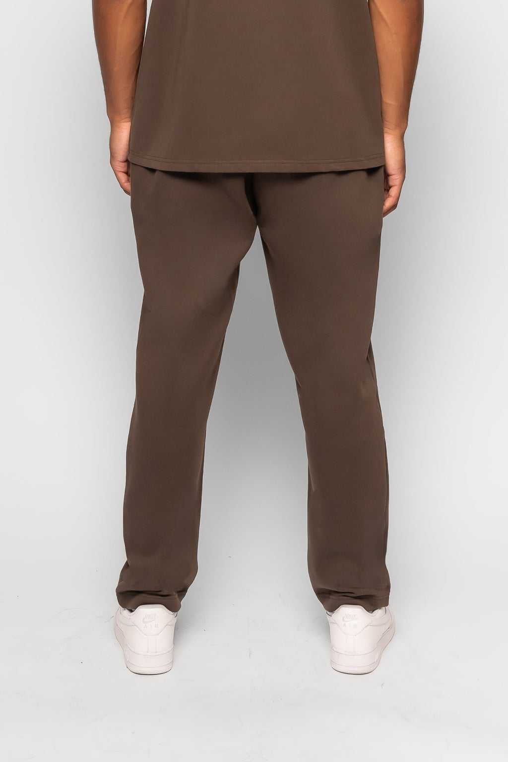 ESTABLISHED STUDIO LOGO STRAIGHT JOGGER BROWN