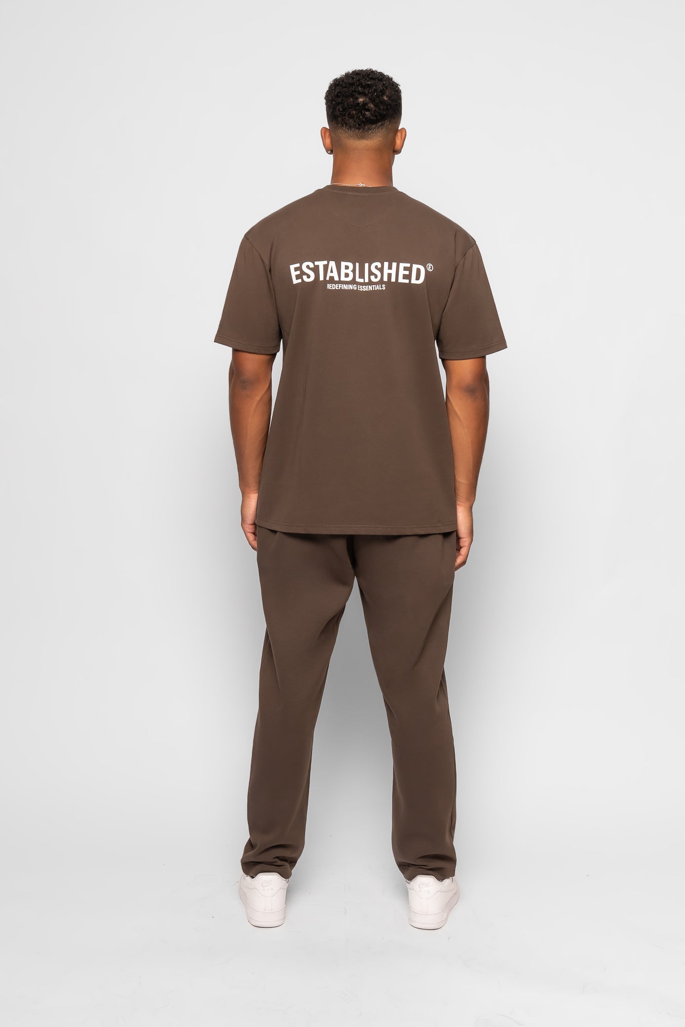 ESTABLISHED STUDIO LOGO STRAIGHT JOGGER BROWN
