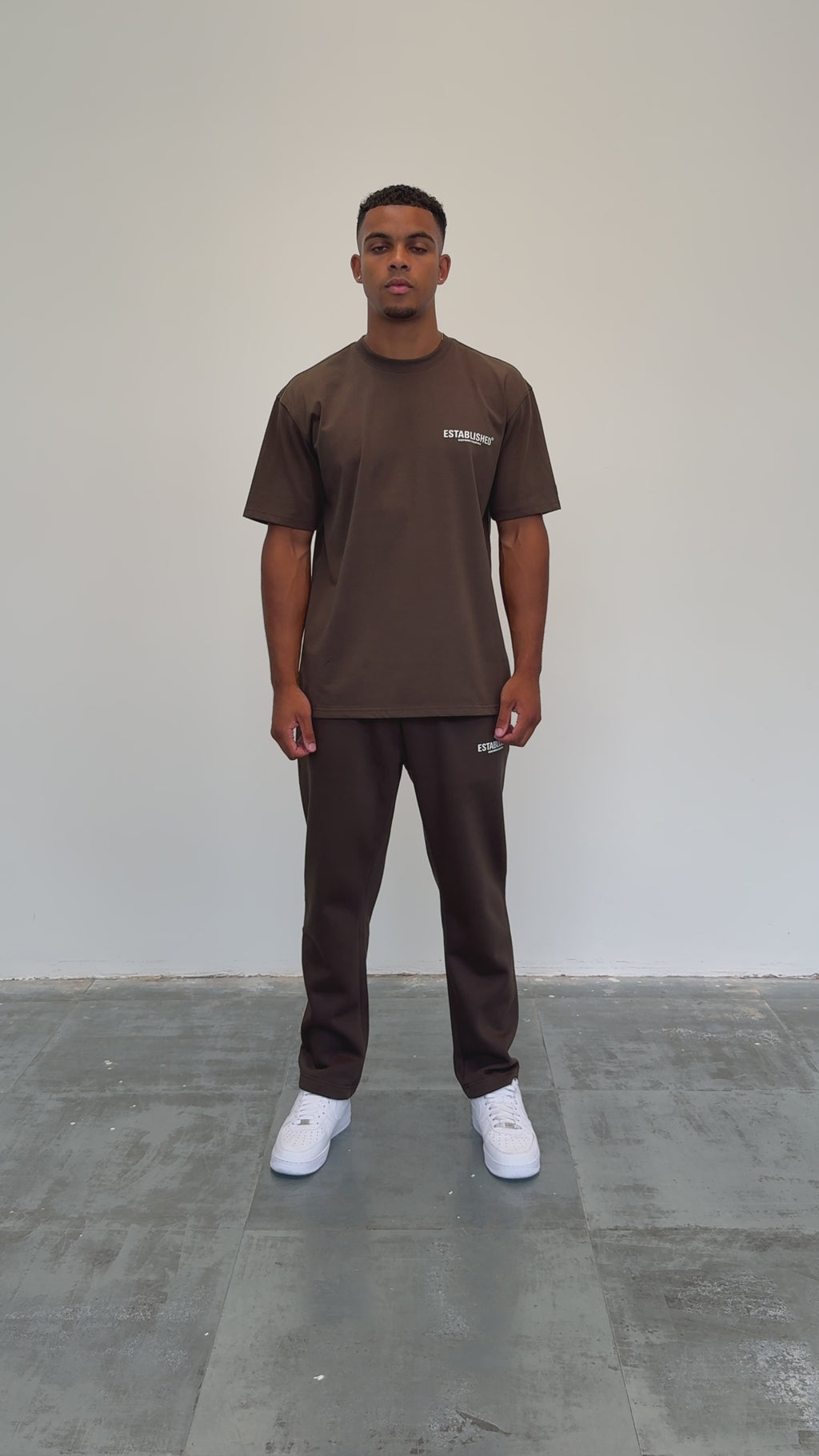 ESTABLISHED STUDIO LOGO T-SHIRT BROWN