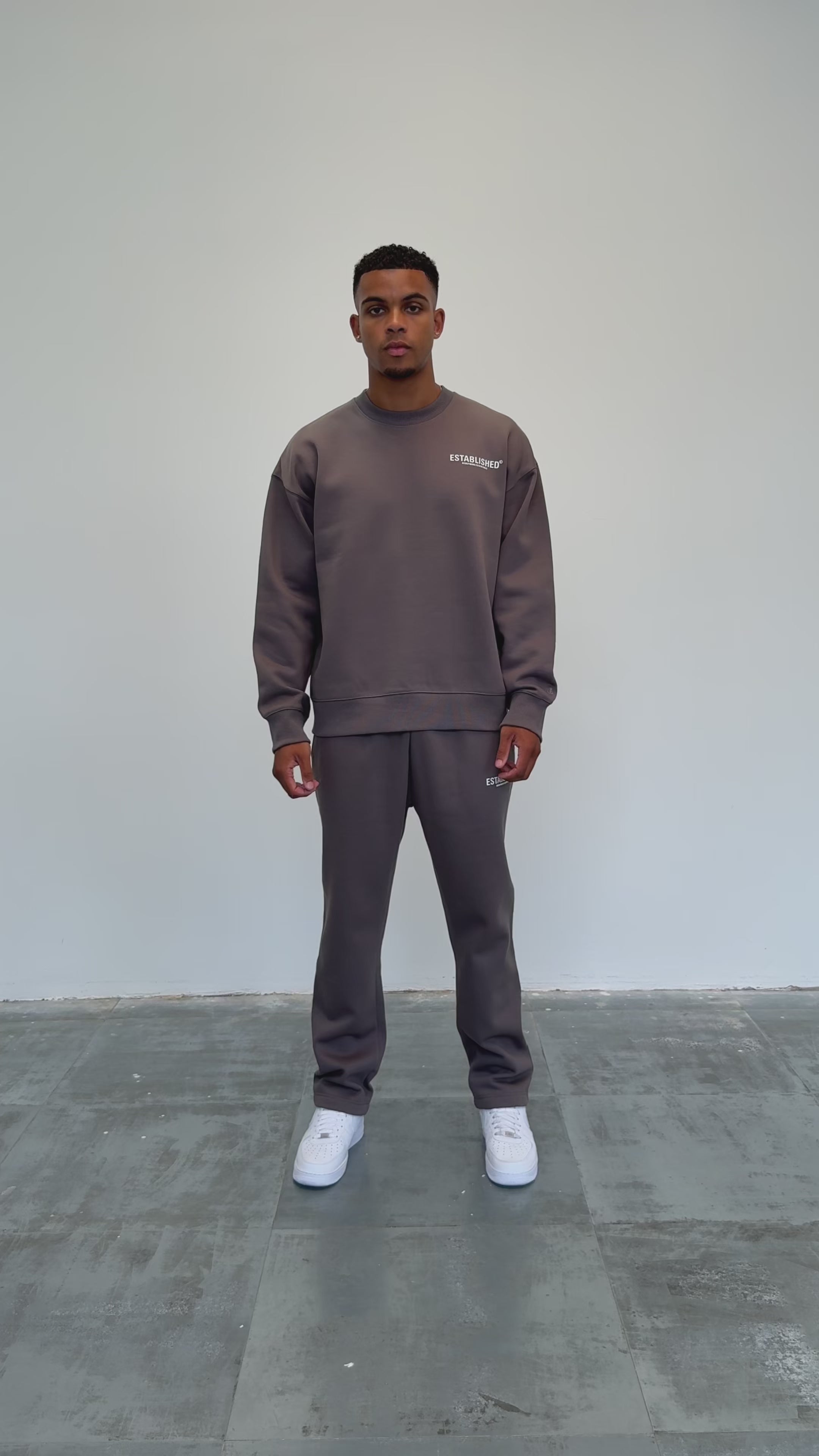 ESTABLISHED STUDIO LOGO SWEATSHIRT GREY