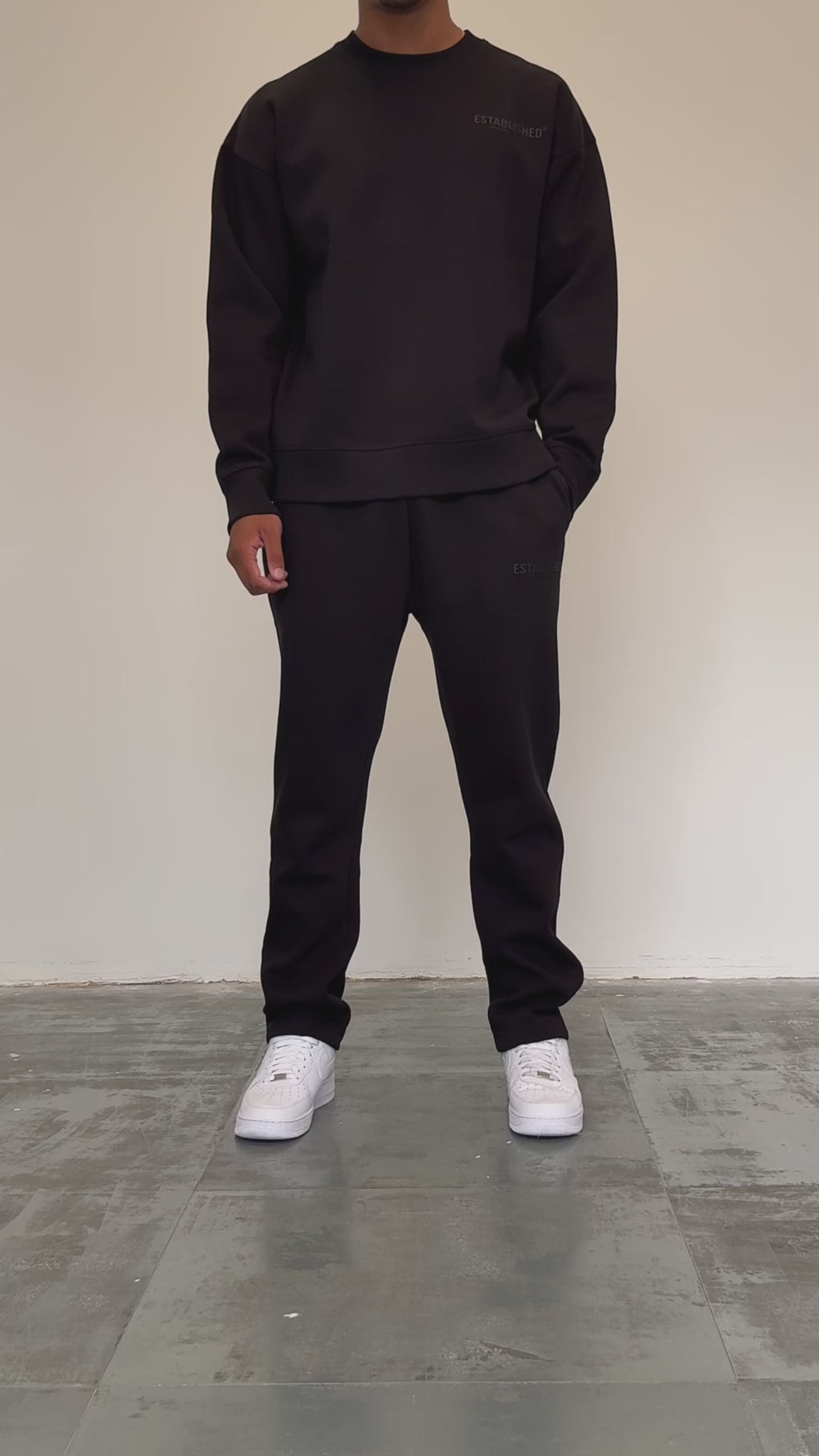ESTABLISHED STUDIO LOGO STRAIGHT JOGGER BLACK