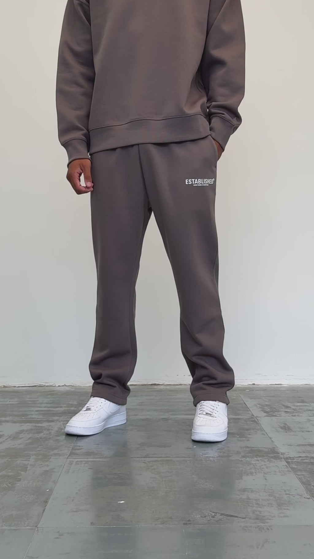 ESTABLISHED STUDIO LOGO STRAIGHT JOGGER GREY