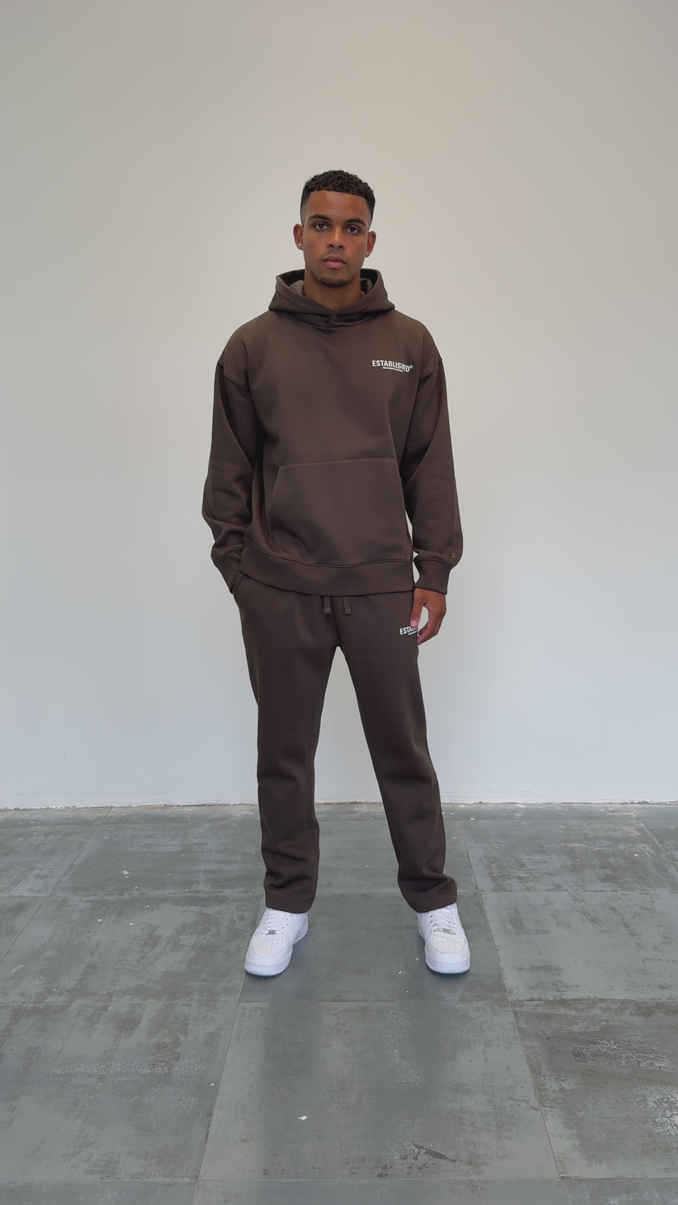 ESTABLISHED STUDIO LOGO HOODIE BROWN