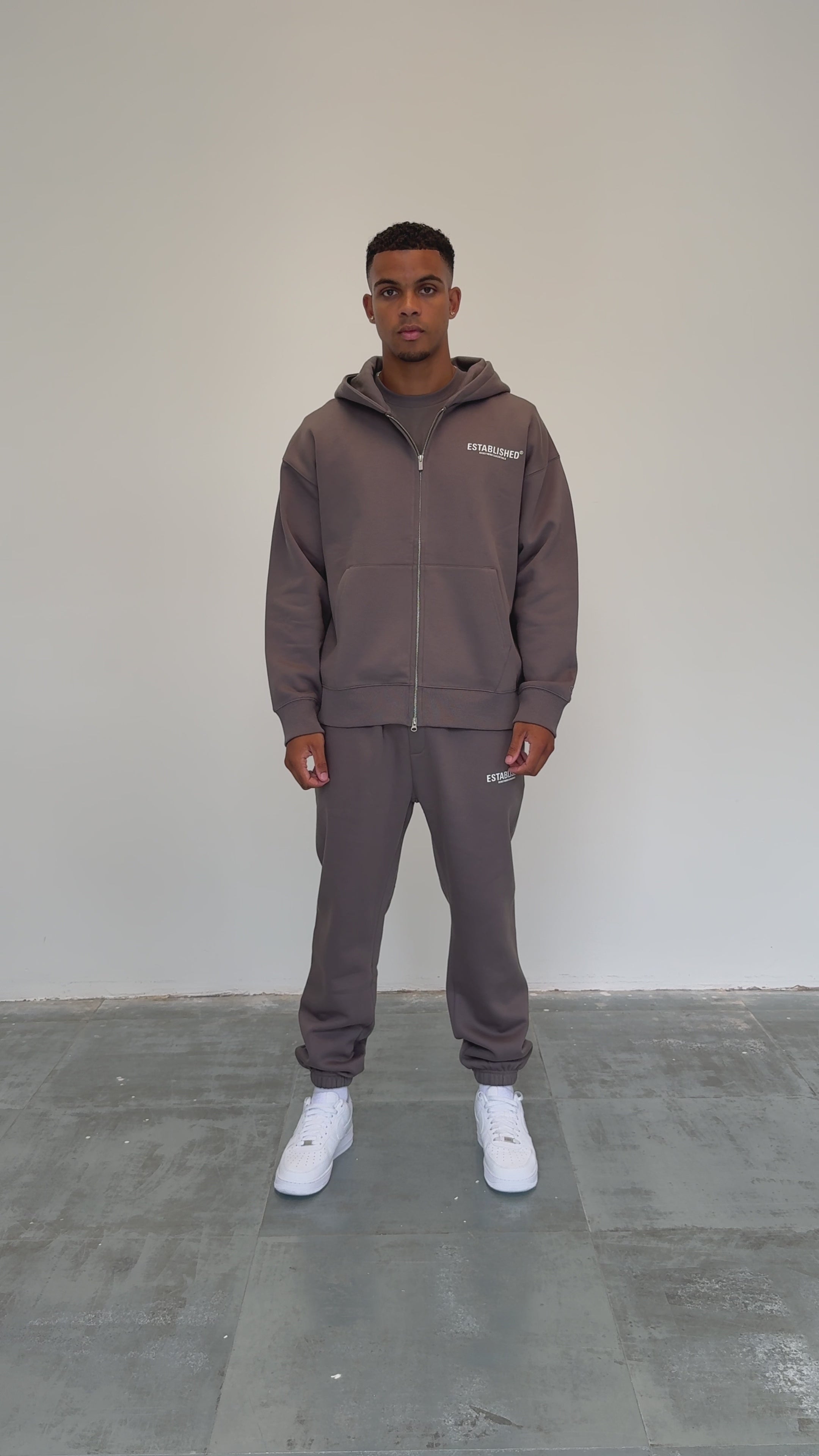 ESTABLISHED STUDIO LOGO CUFFED JOGGER GREY