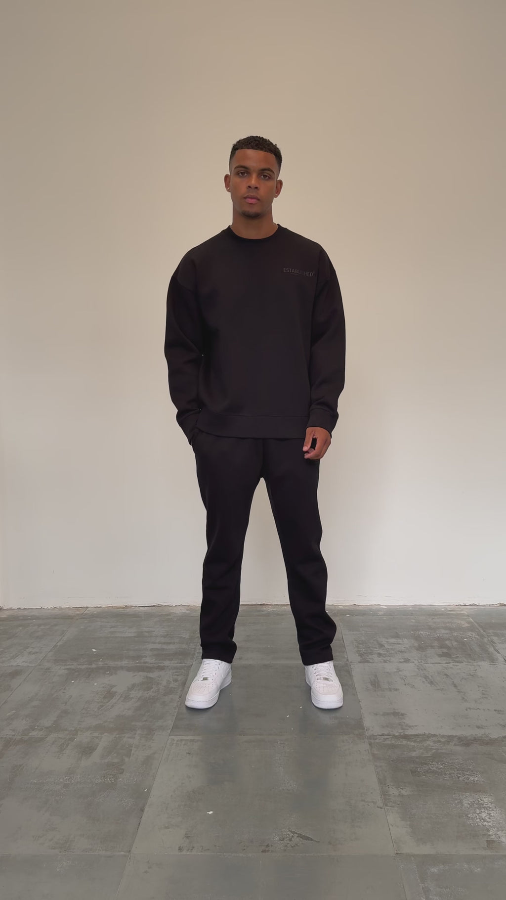 ESTABLISHED STUDIO LOGO SWEATSHIRT BLACK